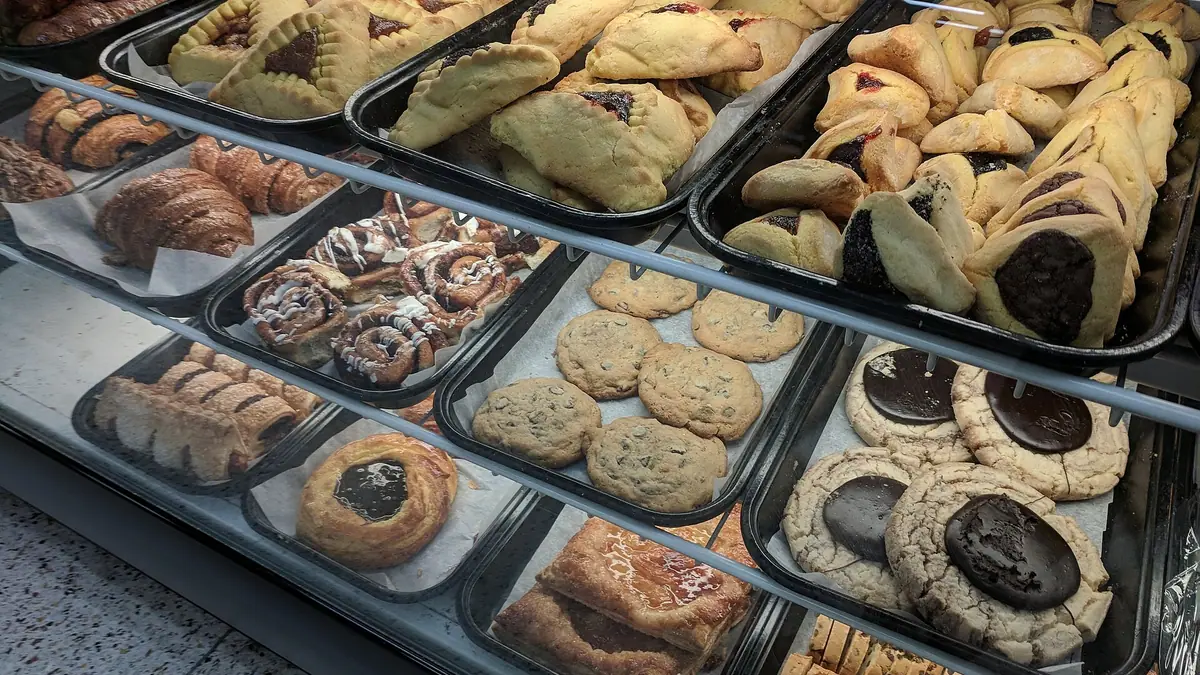 Hambleton Bakery – bakery in Oundle town centre